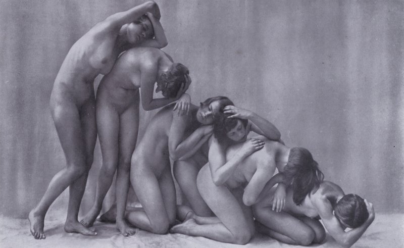 الجسد الجميل ، الثقافة الجسدية للمرأة (صورة b / w) بواسطة مصور فوتوغرافي ألماني