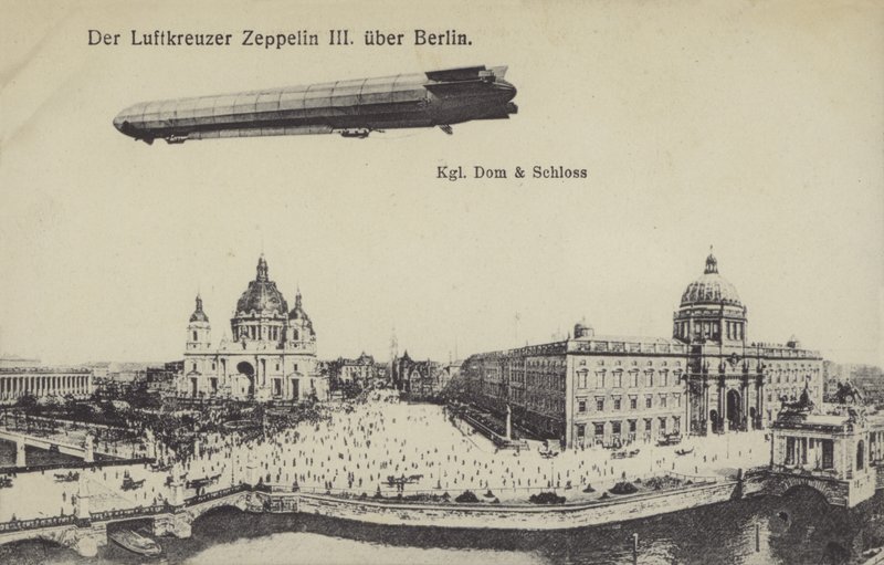 Zeppelin LZ III تحلق فوق برلين (صورة b / w) بواسطة مصور فوتوغرافي ألماني