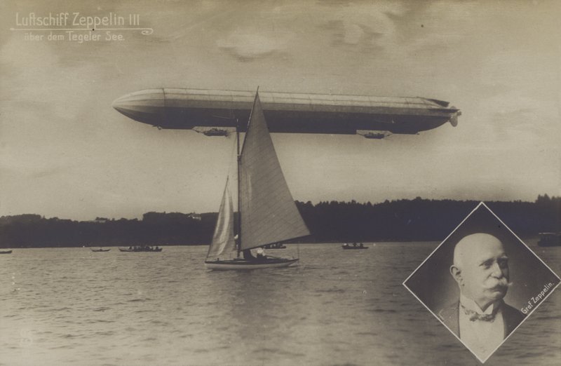 Zeppelin LZ III flying over Lake Tegel, Berlin (b/w photo) بواسطة مصور فوتوغرافي ألماني