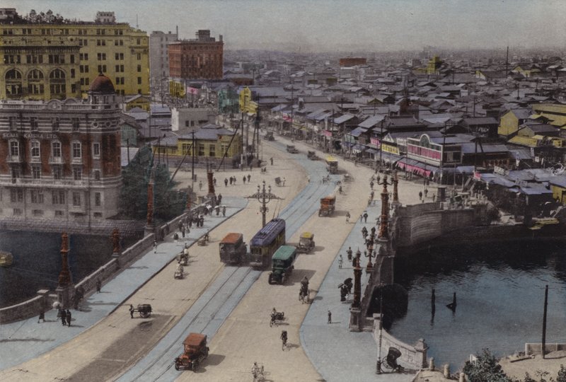 اليابان ، حوالي عام 1912: شارع نيهونباشي ، طوكيو (الصورة) بواسطة مصور فوتوغرافي ياباني