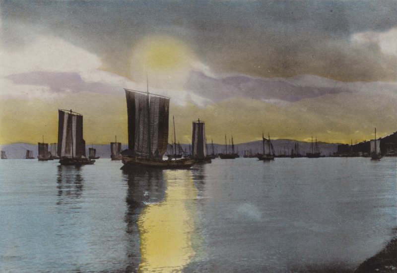 Japan, c.1912: Sun-set, Akashi coast (photo) بواسطة مصور فوتوغرافي ياباني