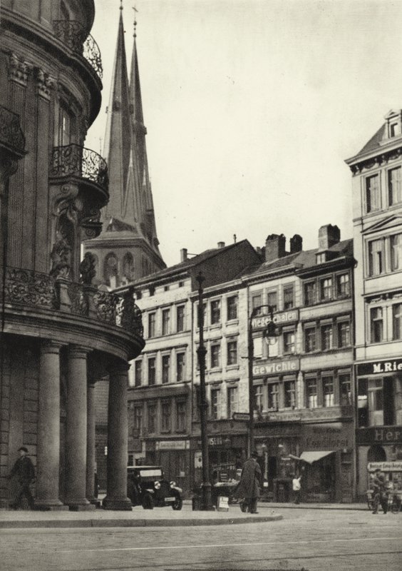 برلين: Blick in die Poststrasse ؛ The Poststrasse (صورة b / w) بواسطة ساشا ستون
