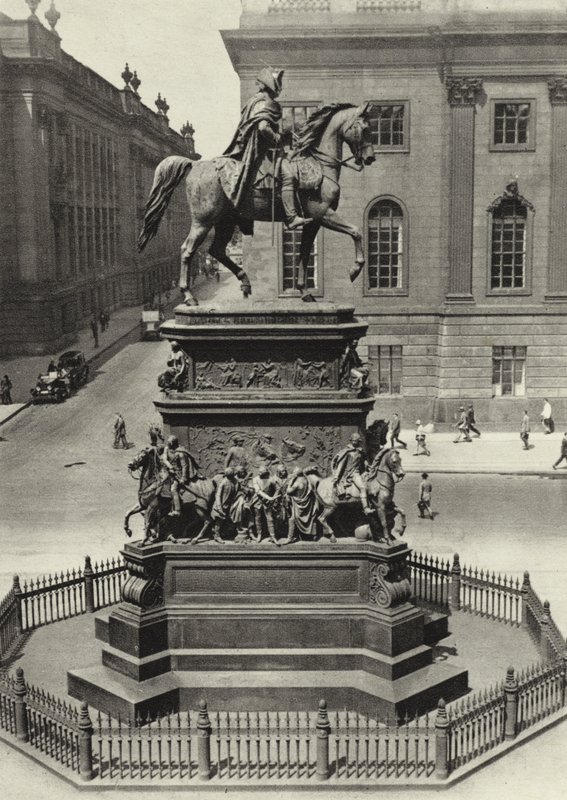 Berlin: Denkmal Friedrichs des Grossen; Monument of Frederick the Great (b/w photo) بواسطة ساشا ستون
