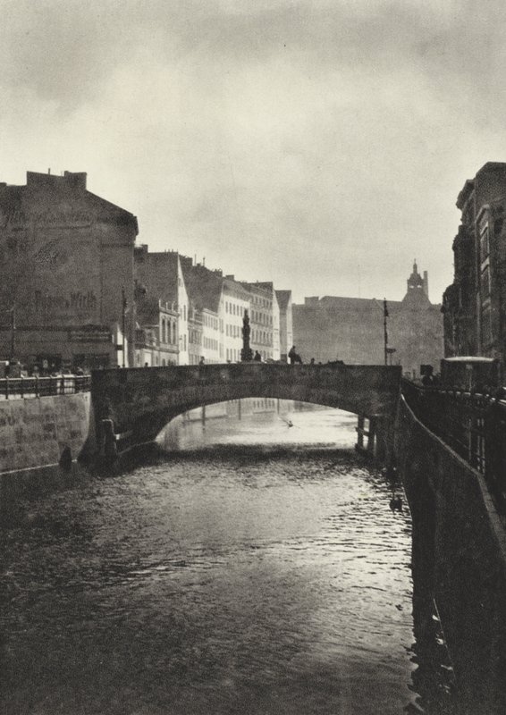 برلين: Rossstrassen-Brucke (صورة b / w) بواسطة ساشا ستون
