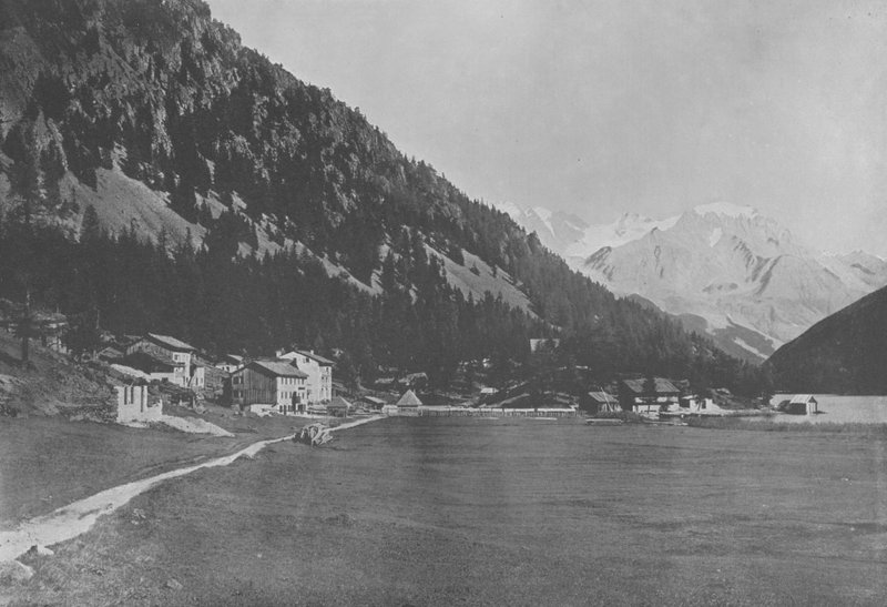 Champey و Grand-Combin (صورة b / w) بواسطة المصور السويسري