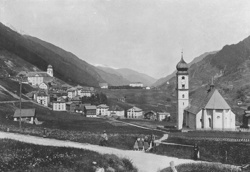 Disentis ، منظر عام (صورة أبيض وأسود) بواسطة المصور السويسري