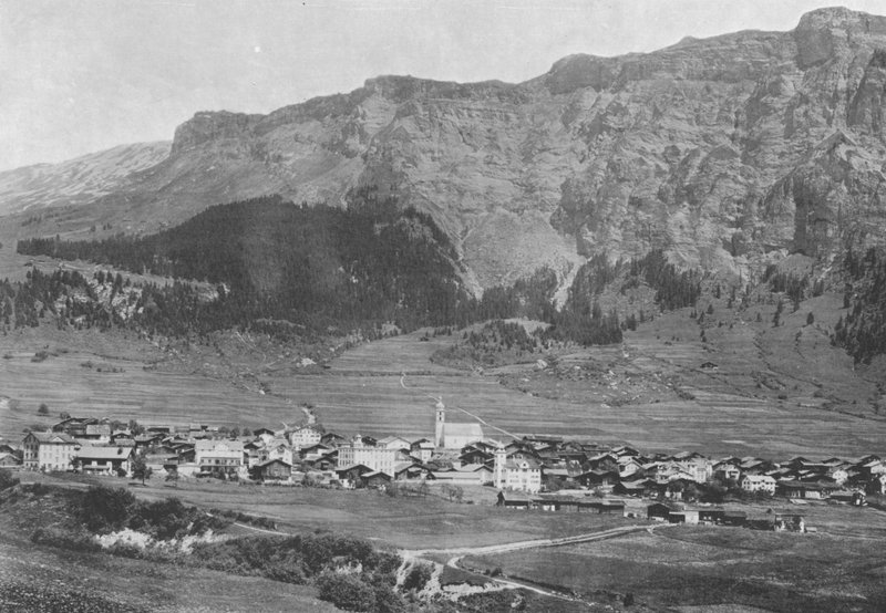 Flims et le Flimserstein (صورة b / w) بواسطة المصور السويسري