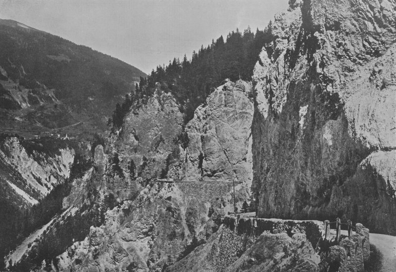 Route de Versam (b / w photo) بواسطة المصور السويسري