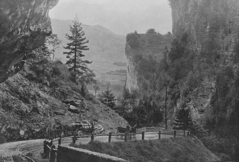 Route de la Via Mala et le Hohen Rhatien (b/w photo) بواسطة المصور السويسري