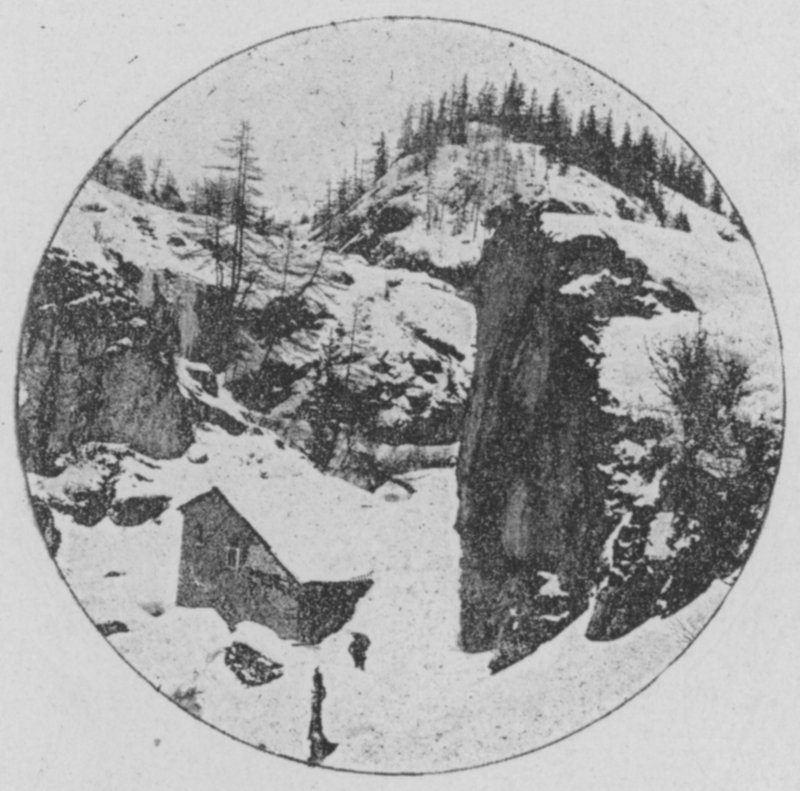 Route du Grand St-Bernard في الشتاء (b / w photo) بواسطة المصور السويسري