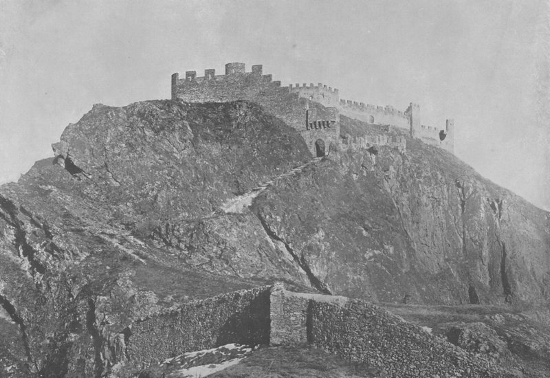 Sion, Les Ruines du Chateau de Tourbillon (b/w photo) بواسطة المصور السويسري