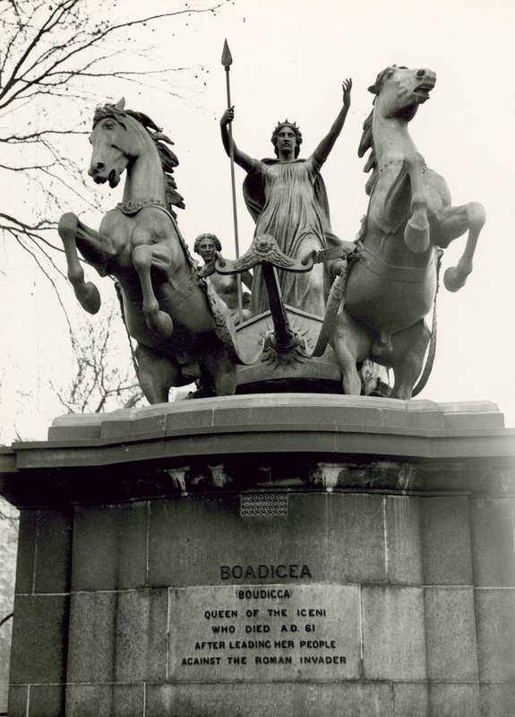 Boadicea وبناتها ، مجموعة النحت البرونزي ، 1885 بواسطة توماس ثورنيكروفت