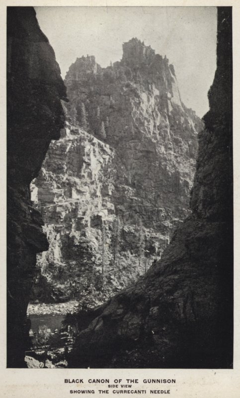 وديان كولورادو: Black Canon of the Gunnison ، منظر جانبي ، تُظهر إبرة Currecanti (صورة أبيض وأسود) بواسطة وليام هنري جاكسون